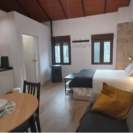 Apartment Barbacana, Dieciocho *